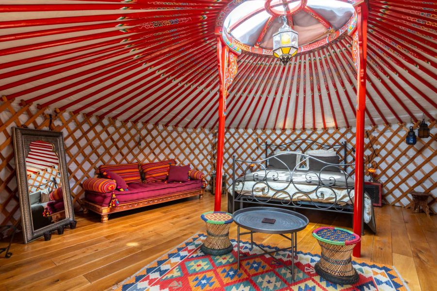 Luxus-Camping, Jurtenurlaub in Andalusien,